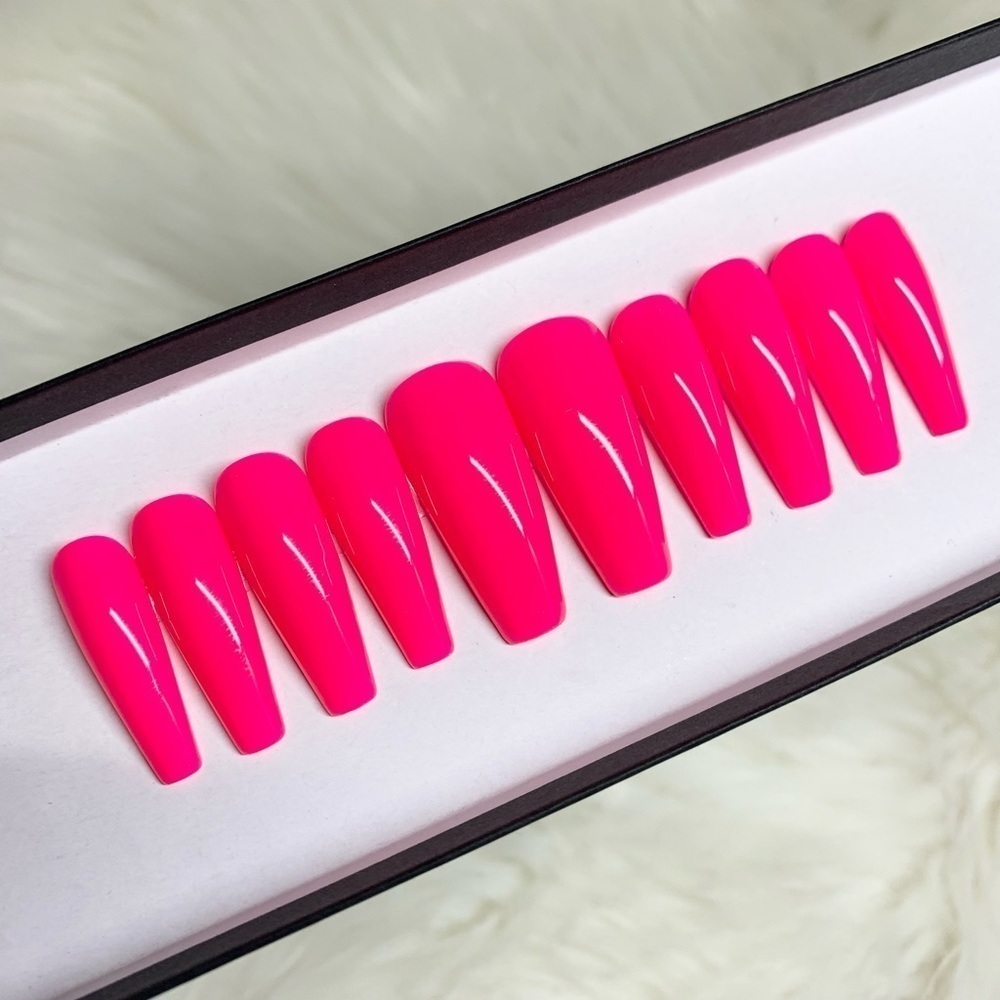 Vibrant Pink Press-On Nails
